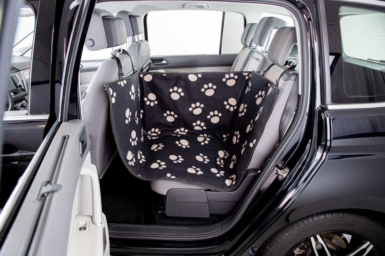 Trixie Automobilio sėdynės užtiesalas, siauras su šonais, padalinamas 0.5x1.45 m, juodas 1 Trixie Automobilio sėdynės užtiesalas, siauras su šonais, padalinamas 0.5x1.45 m, juodas